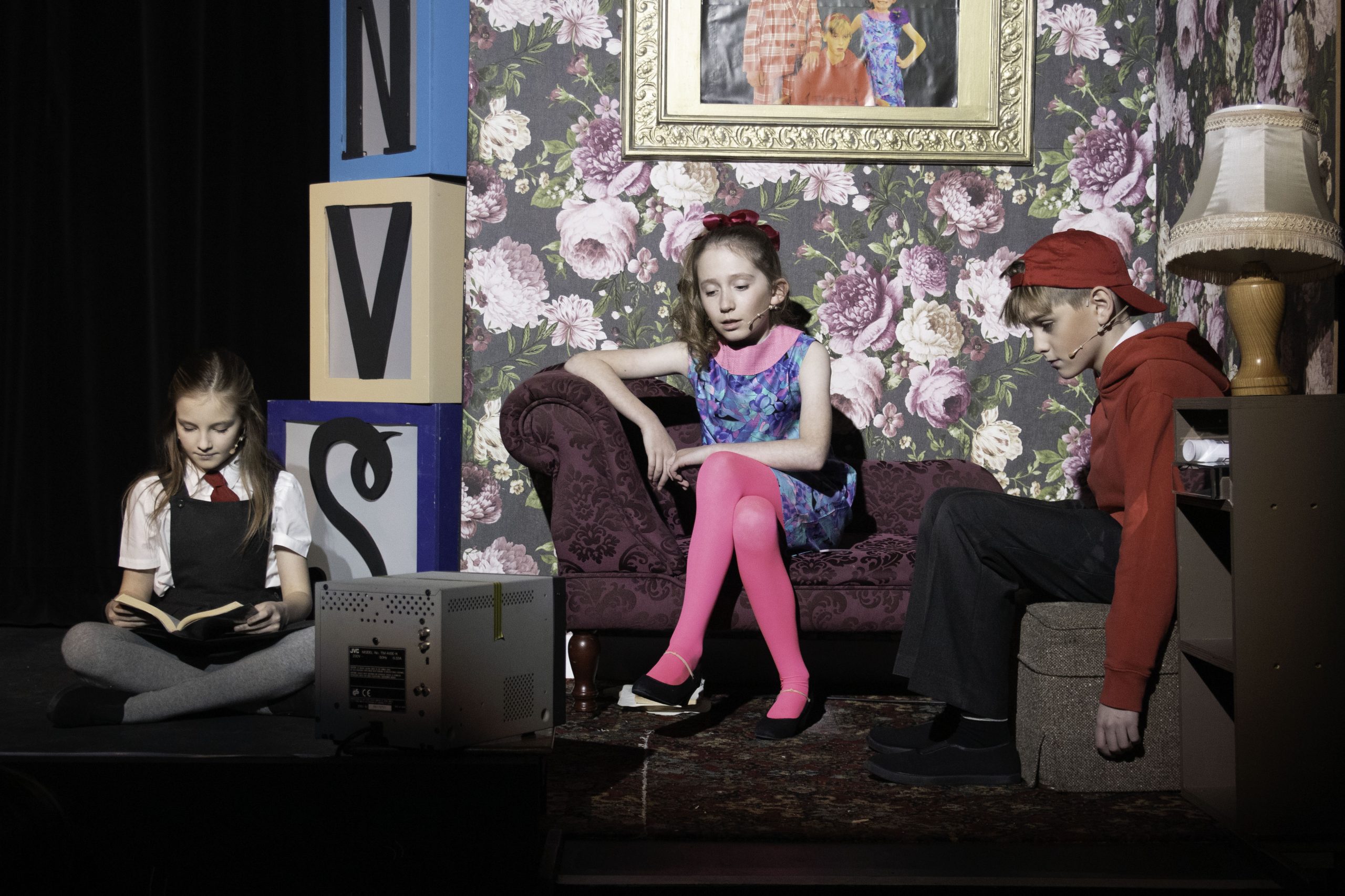 3 actors on stage